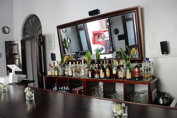 Hotel Bar